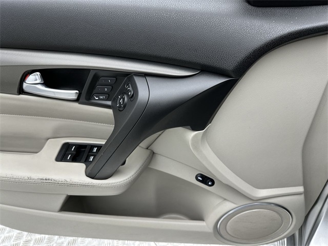 2014 Acura TL Technology photo 4