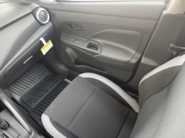 2025 Nissan Versa 1.6 S photo 15