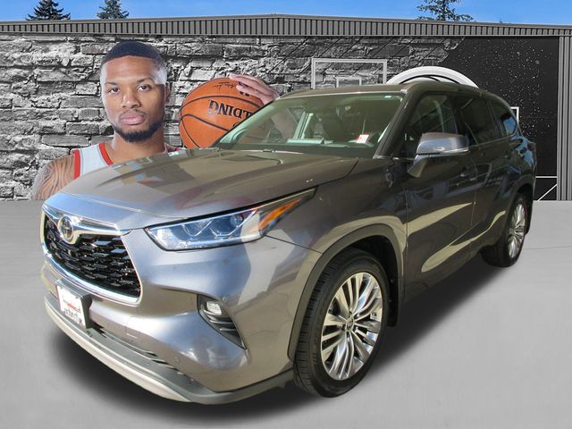 2022 Toyota Highlander Platinum's photo