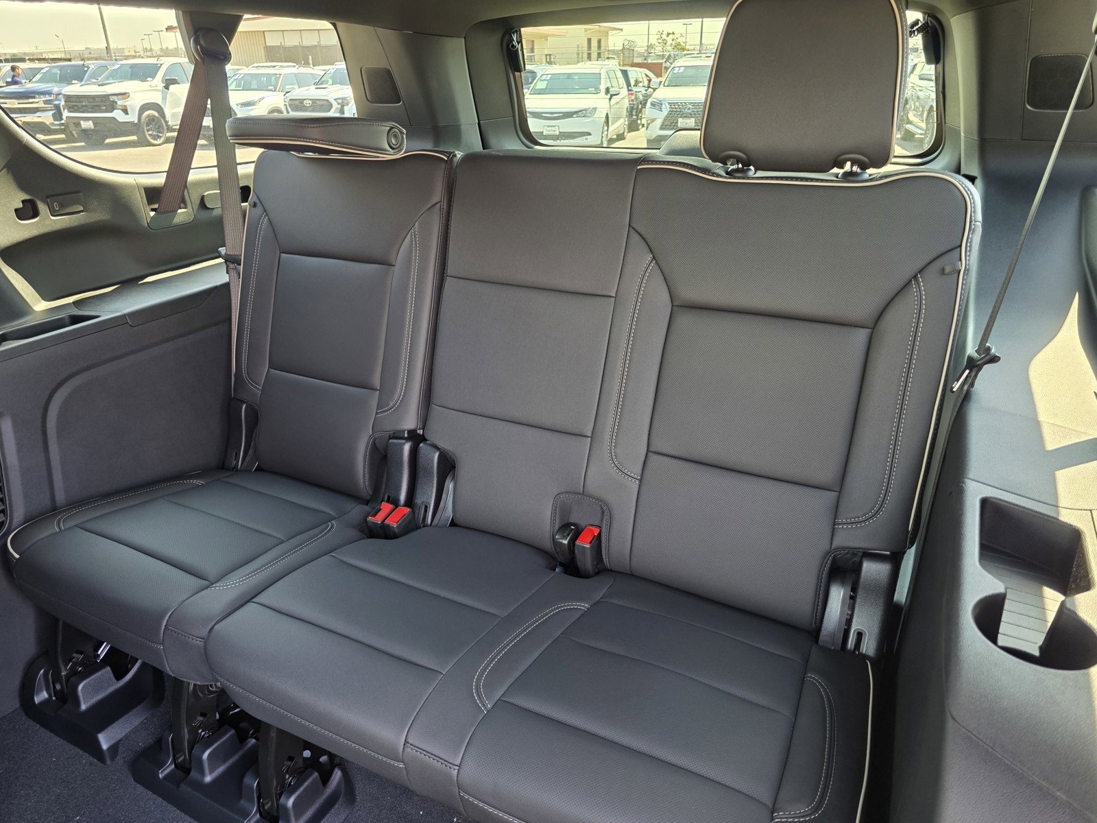 2025 Chevrolet Suburban Premier photo 15