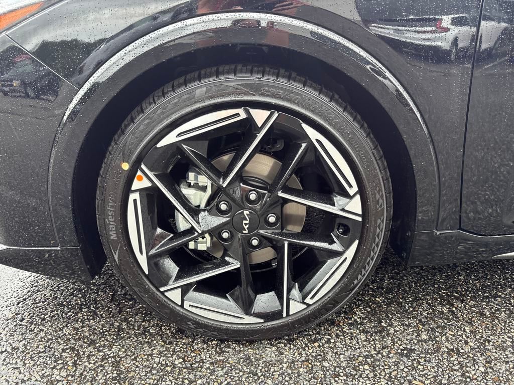 2025 Kia K4 GT-Line photo 11