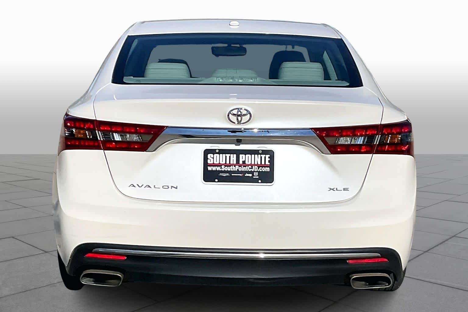 2016 Toyota Avalon XLE Premium photo 4