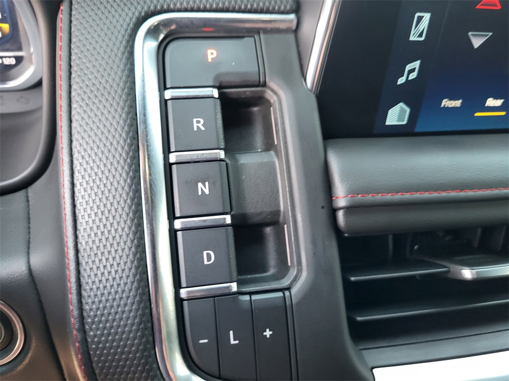 2022 Chevrolet Tahoe RST photo 13