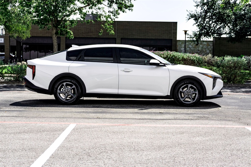 2025 Kia K4 LXS photo 4