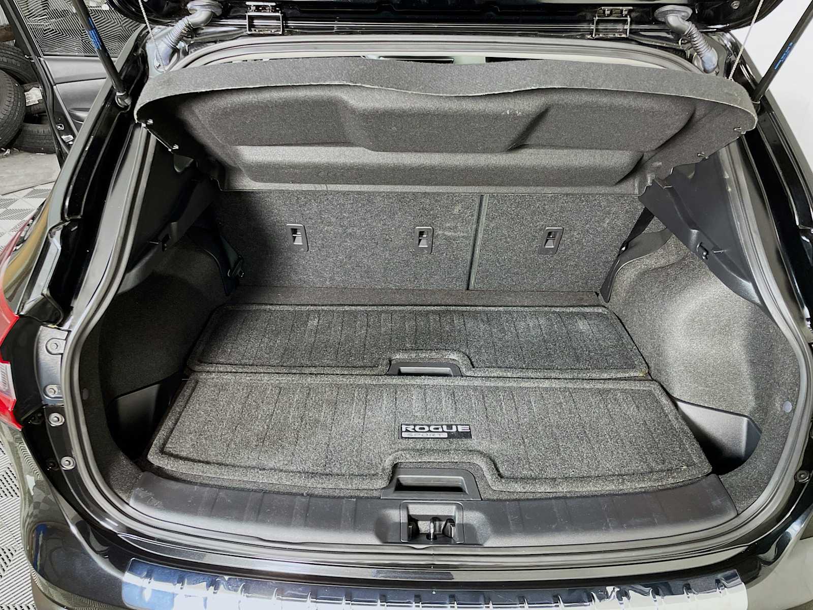 2022 Nissan Rogue Sport SV photo 23