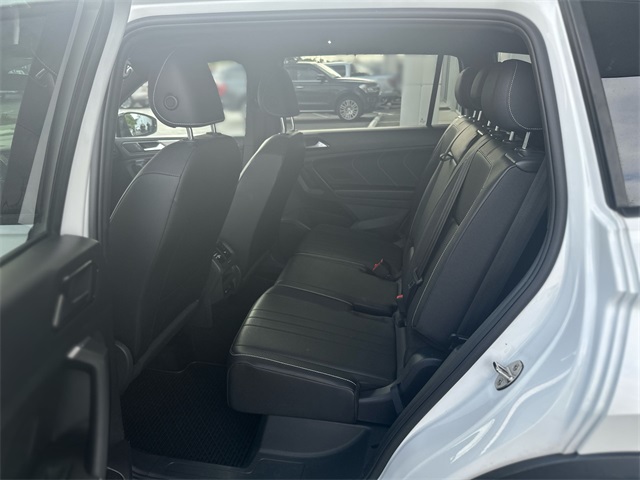 2023 Volkswagen Tiguan SE R-Line Black photo 20