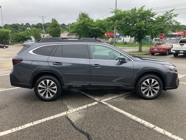 2023 Subaru Outback Limited photo 4