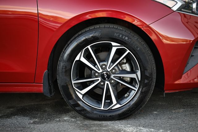 2023 Kia Forte LXS photo 4