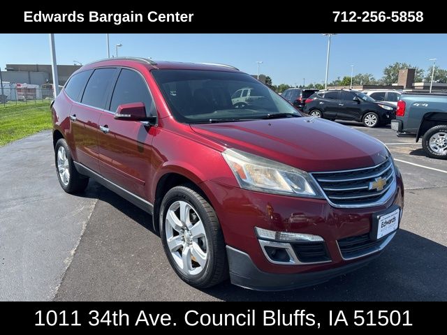 2016 Chevrolet Traverse 1LT photo 2