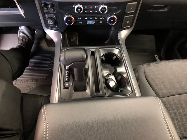 2025 Ford F-150 XLT photo 19