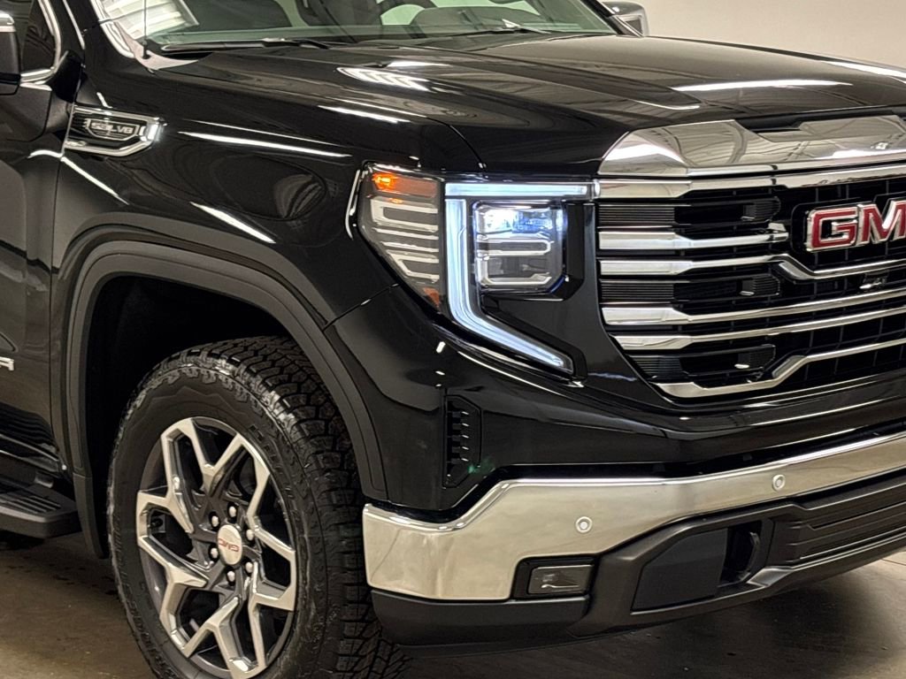2026 Gmc Sierra 1500 SLT photo 3