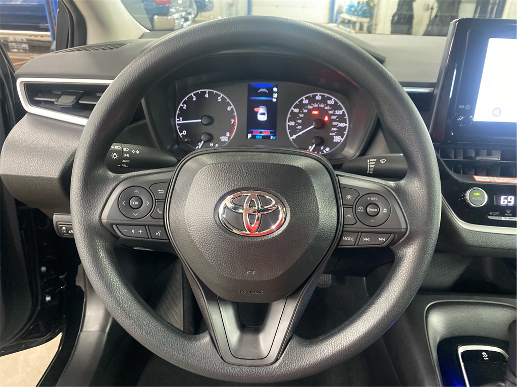 2025 Toyota Corolla LE photo 23