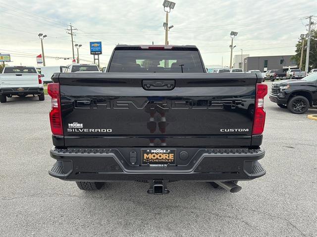 2025 Chevrolet Silverado 2500HD Custom photo 6