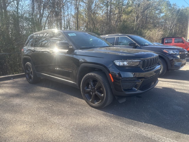 2023 Jeep Grand Cherokee Altitude's photo