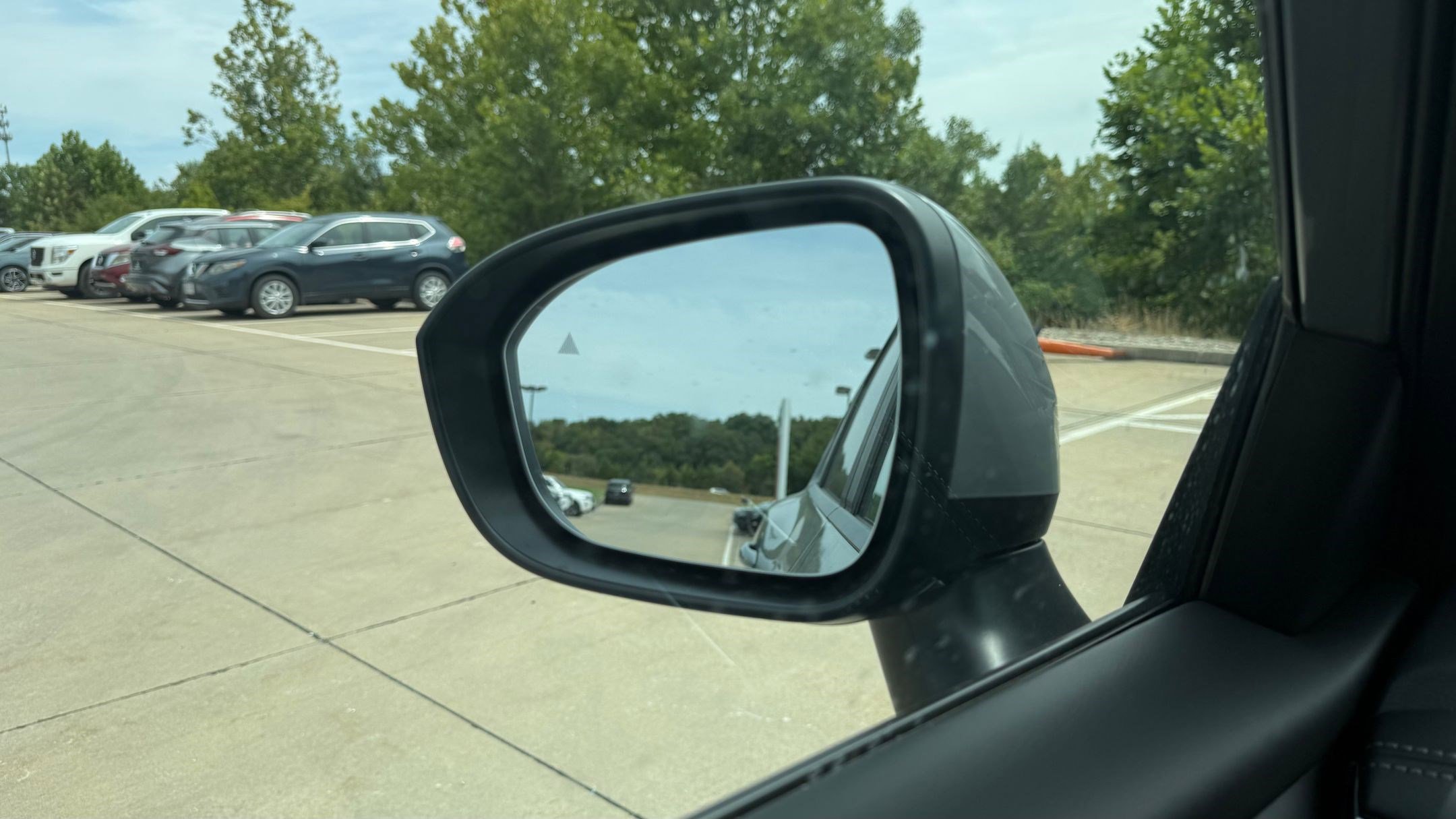2026 Nissan Rogue SV photo 16