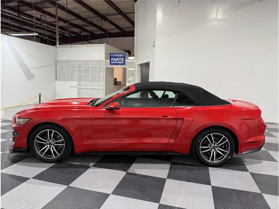 2017 Ford Mustang EcoBoost Premium photo 8