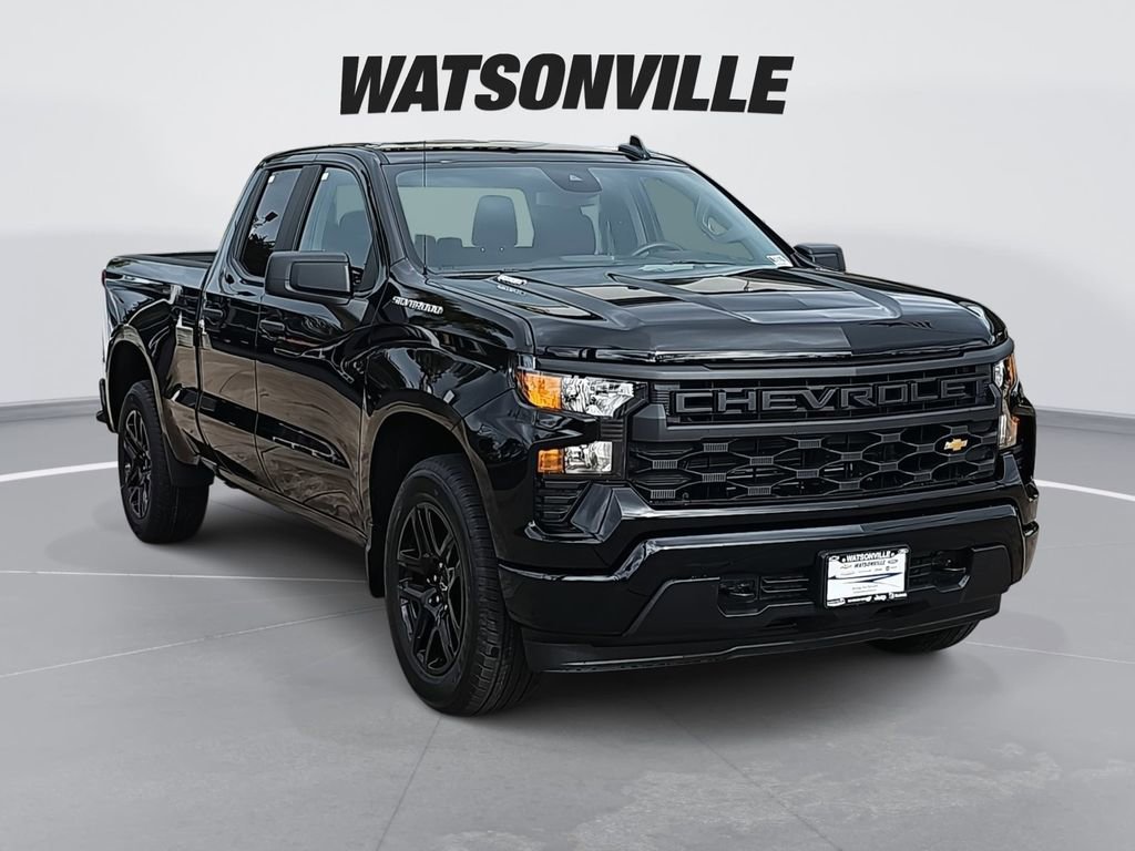 2026 Chevrolet Silverado Custom's photo