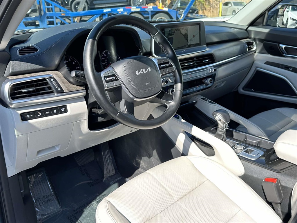 2022 Kia Telluride EX photo 2