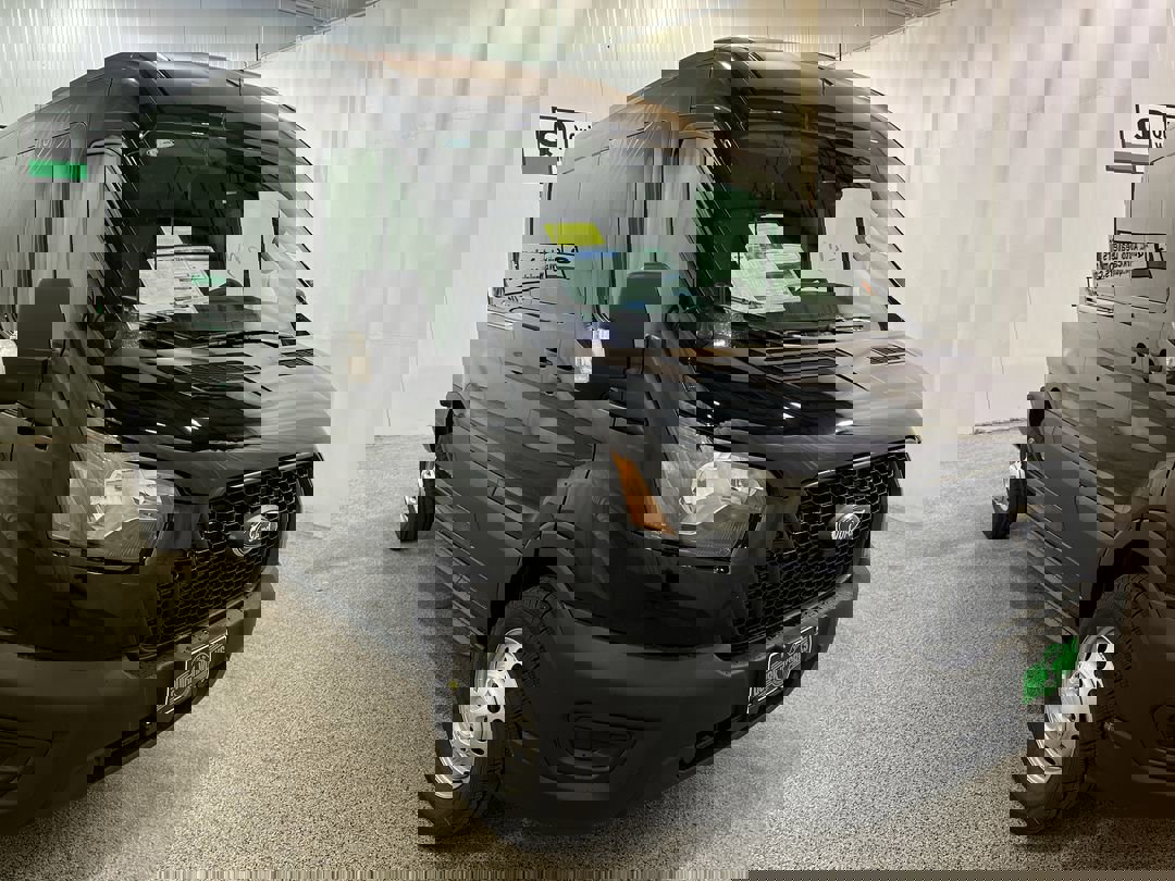 New 2025 Agate Black Metallic Ford BASE image 1