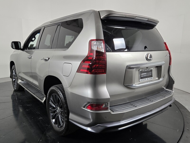2020 Lexus GX 460 photo 2