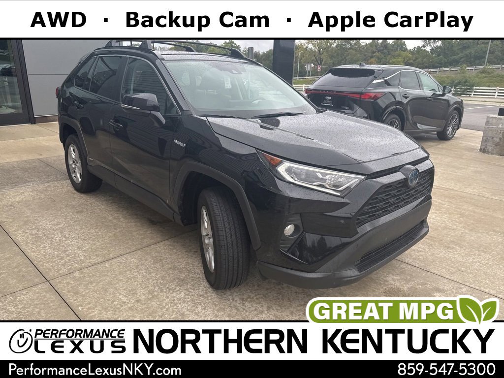 2020 Toyota RAV4 XLE's photo