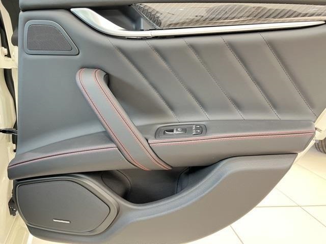 2024 Maserati Ghibli Modena photo 24