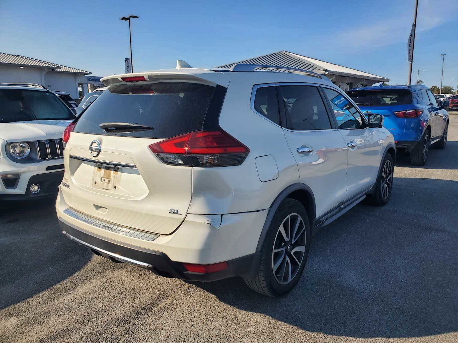 2017 Nissan Rogue SL photo 3