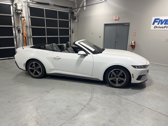 2024 Ford Mustang EcoBoost photo 25