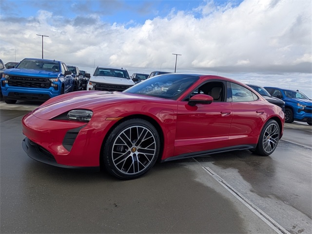 2023 Porsche Taycan Base photo 4