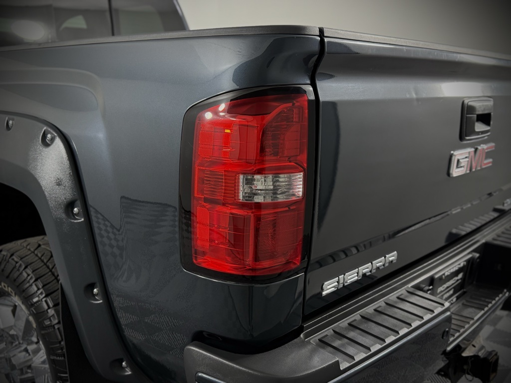 2019 Gmc Sierra HD Denali photo 14