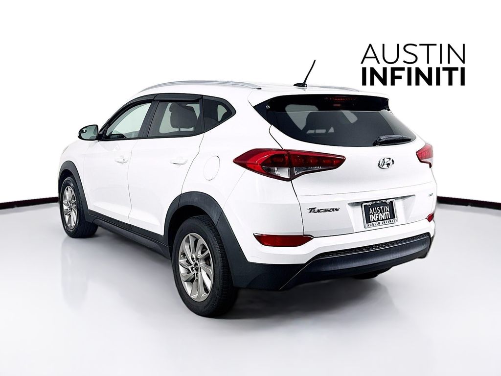 2016 Hyundai Tucson SE photo 3