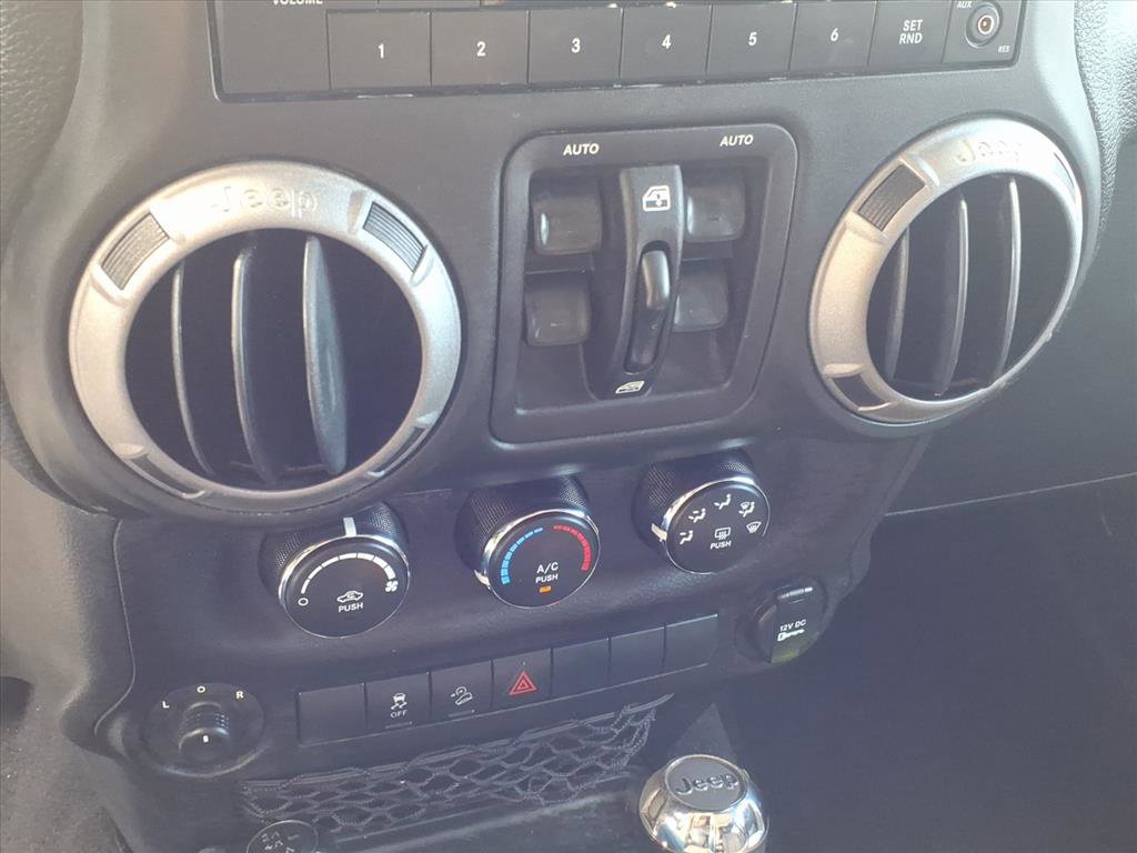 2013 Jeep Wrangler Unlimited Sport photo 7
