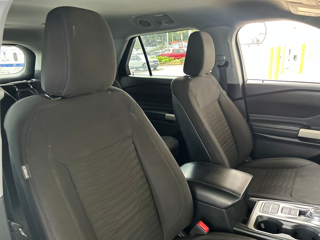 2020 Ford Explorer XLT photo 11
