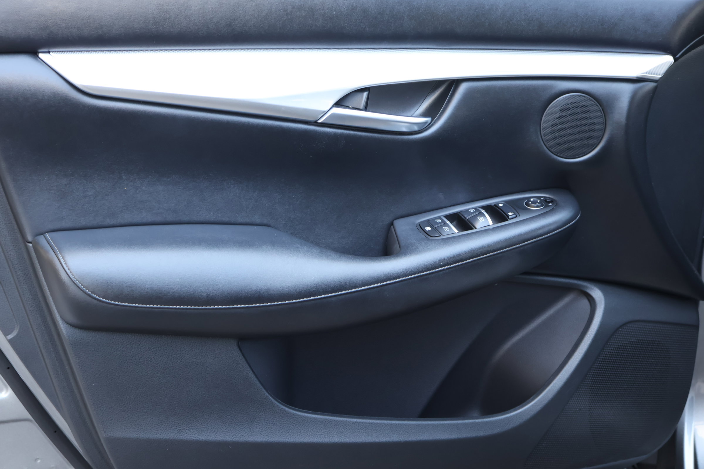 2021 Infiniti QX50 Essential photo 14