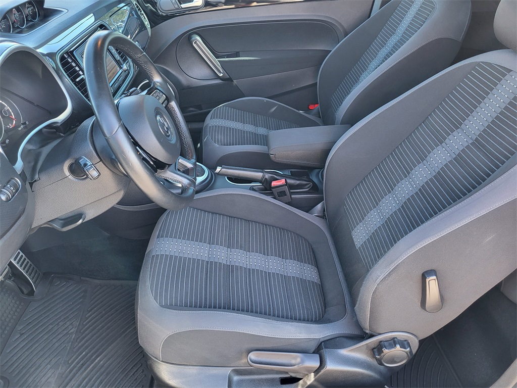 2014 Volkswagen Beetle R-Line photo 21