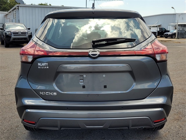 2025 Nissan Kicks Play S photo 4