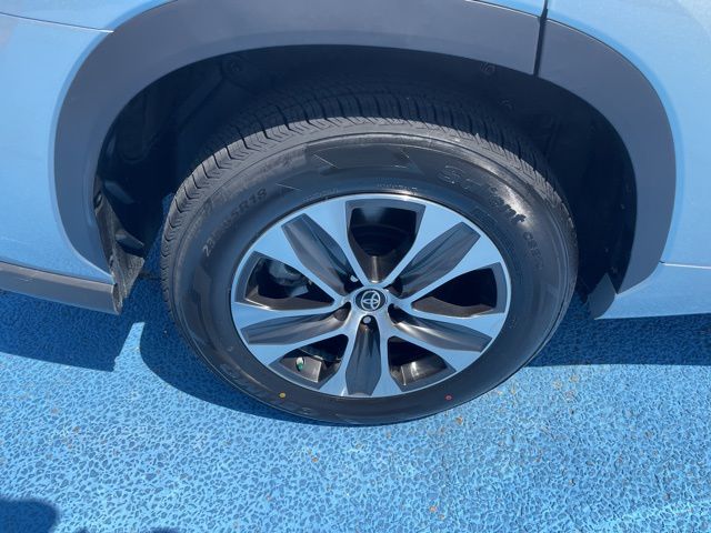 2022 Toyota Highlander XLE photo 9