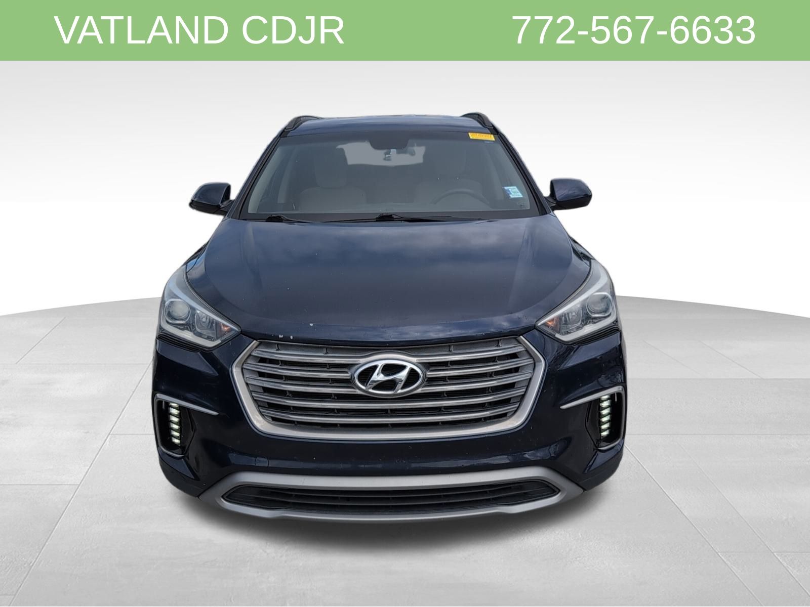 2017 Hyundai Santa Fe SE photo 2