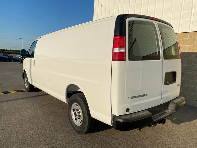 2025 Gmc Savana Cargo 2500 photo 3