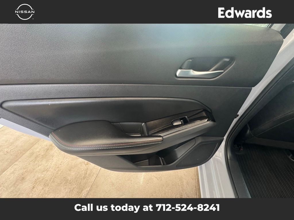 2023 Nissan Altima 2.5 SR photo 10