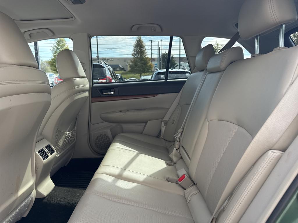 2013 Subaru Outback Limited photo 10