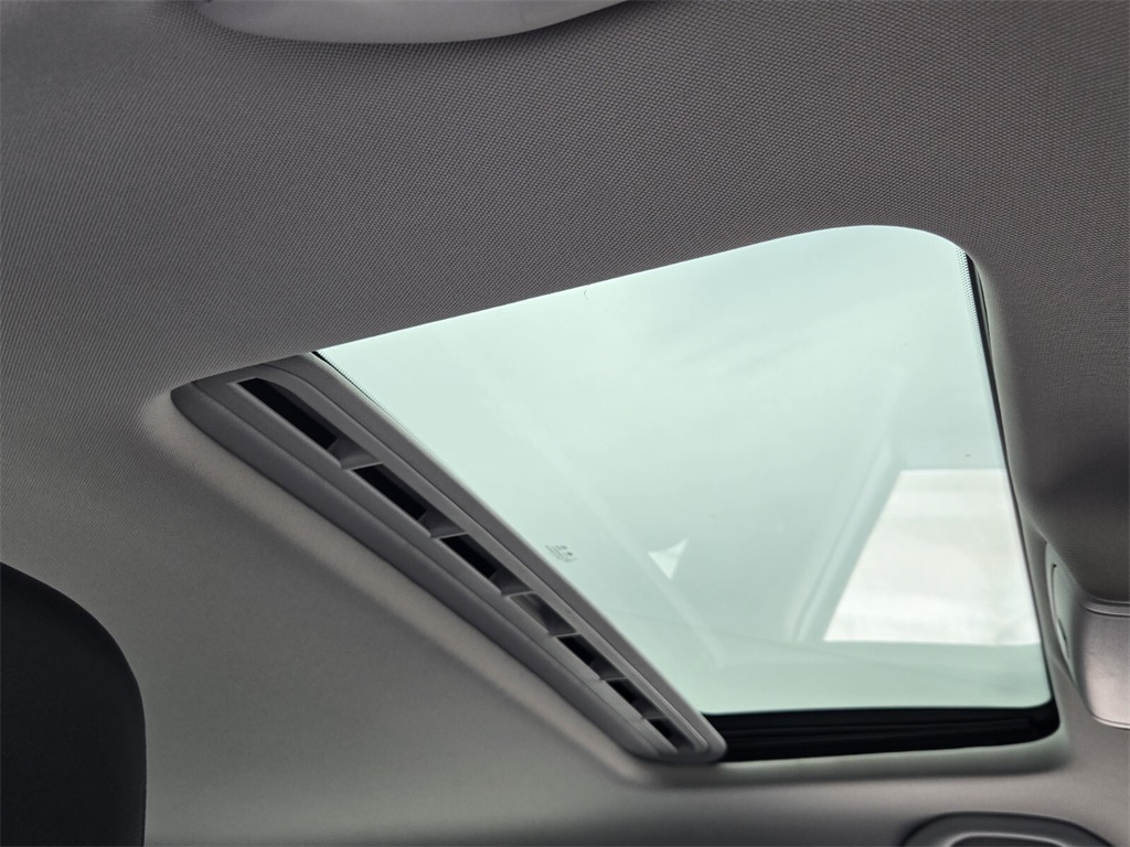 2022 Volkswagen Passat 2.0T SE photo 17