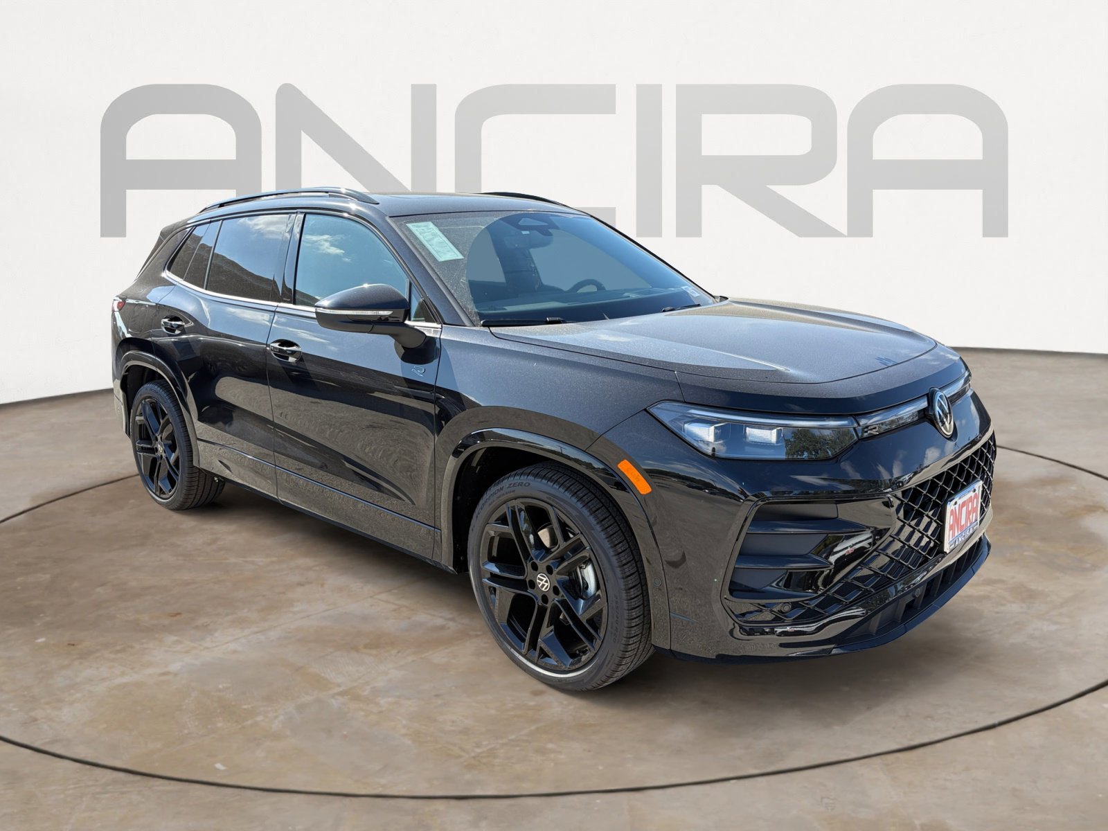 2025 Volkswagen Tiguan SE R-Line Black photo 2