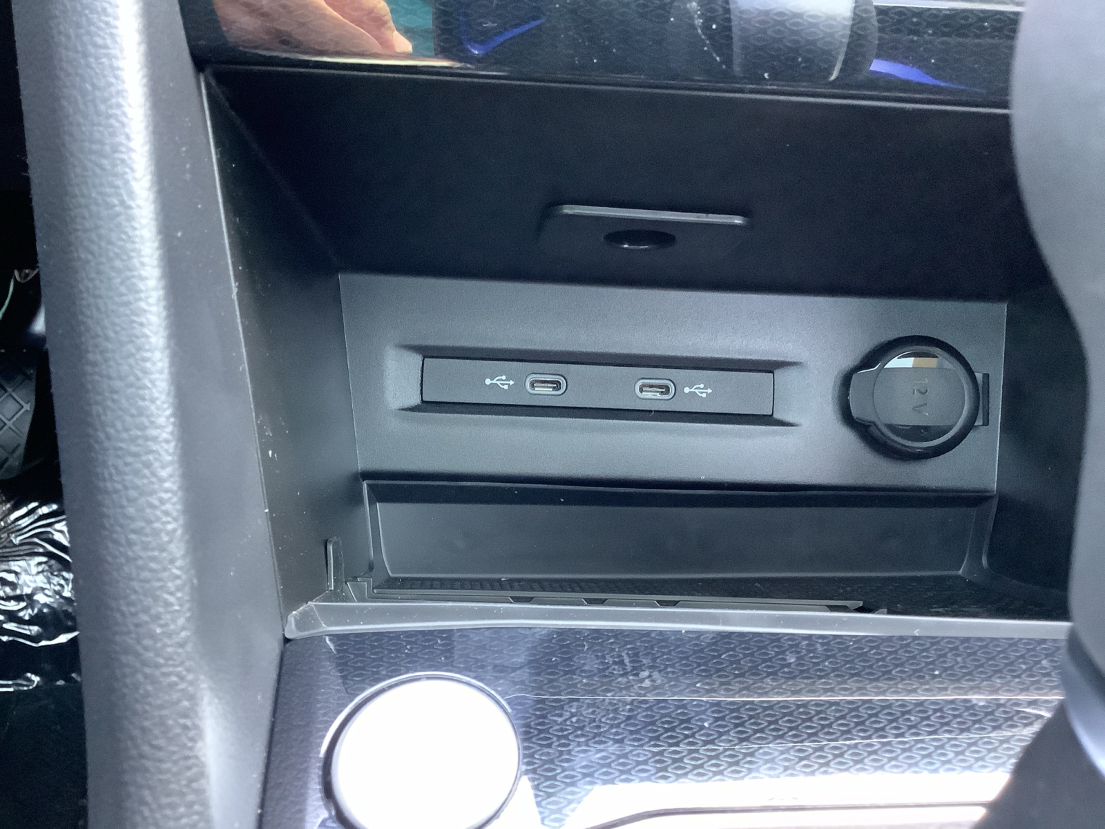 2025 Volkswagen Taos SE photo 18