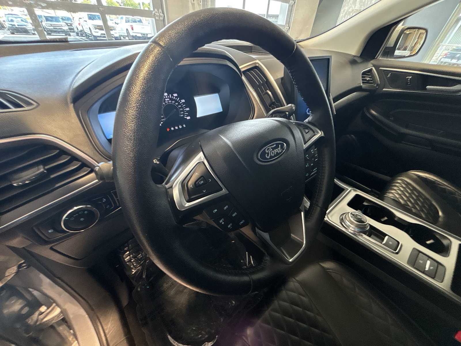 2024 Ford Edge Titanium photo 9