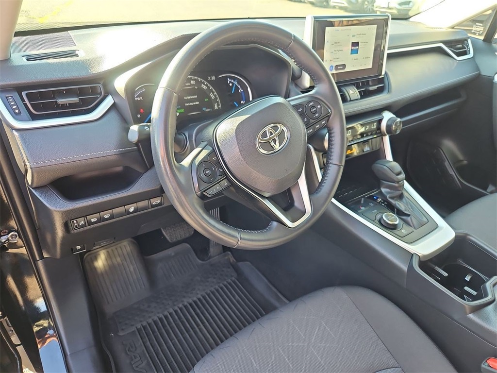 2023 Toyota RAV4 Hybrid XLE photo 12
