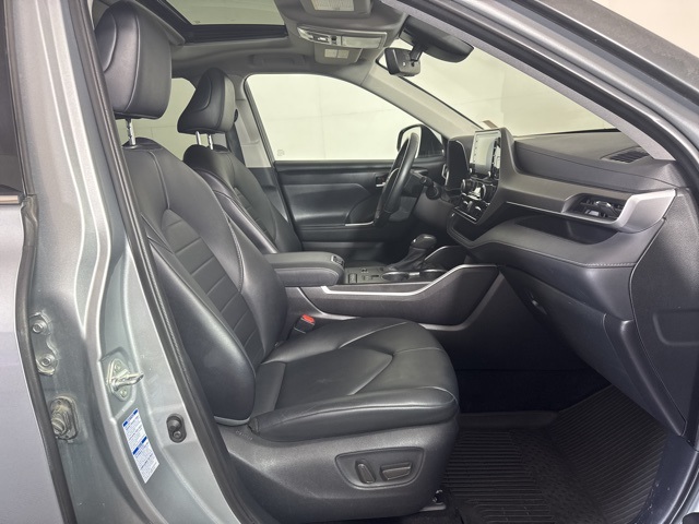 2021 Toyota Highlander Hybrid XLE photo 4