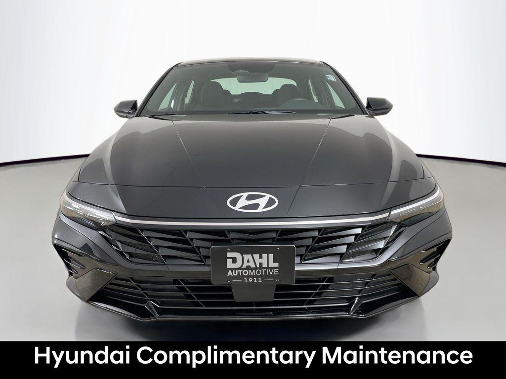 2026 Hyundai Elantra SEL Sport photo 2