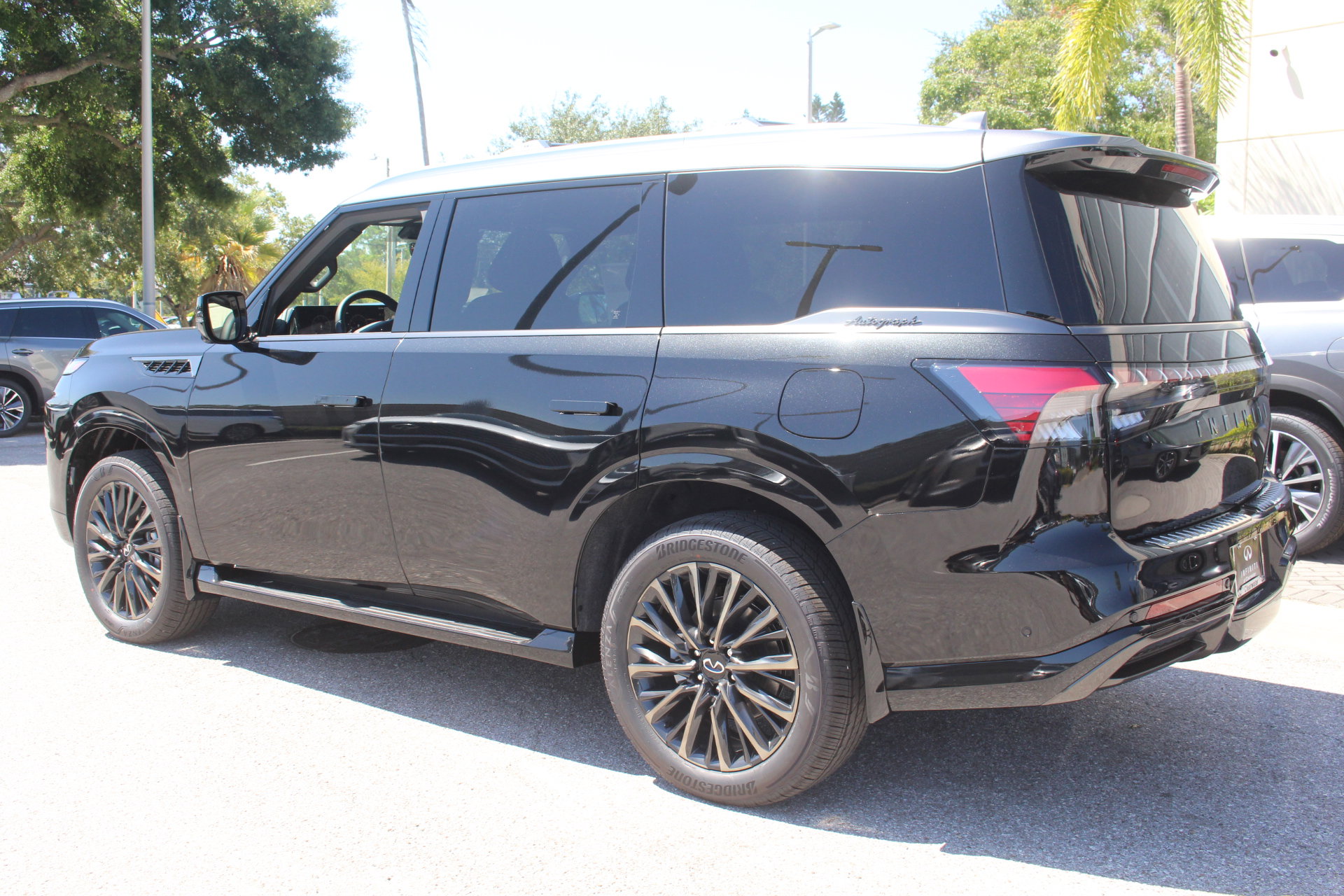 2026 Infiniti QX80 photo 3