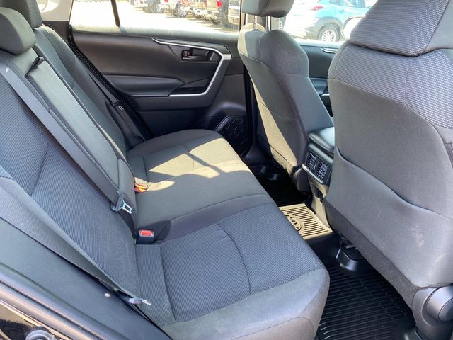 2022 Toyota RAV4 LE photo 20